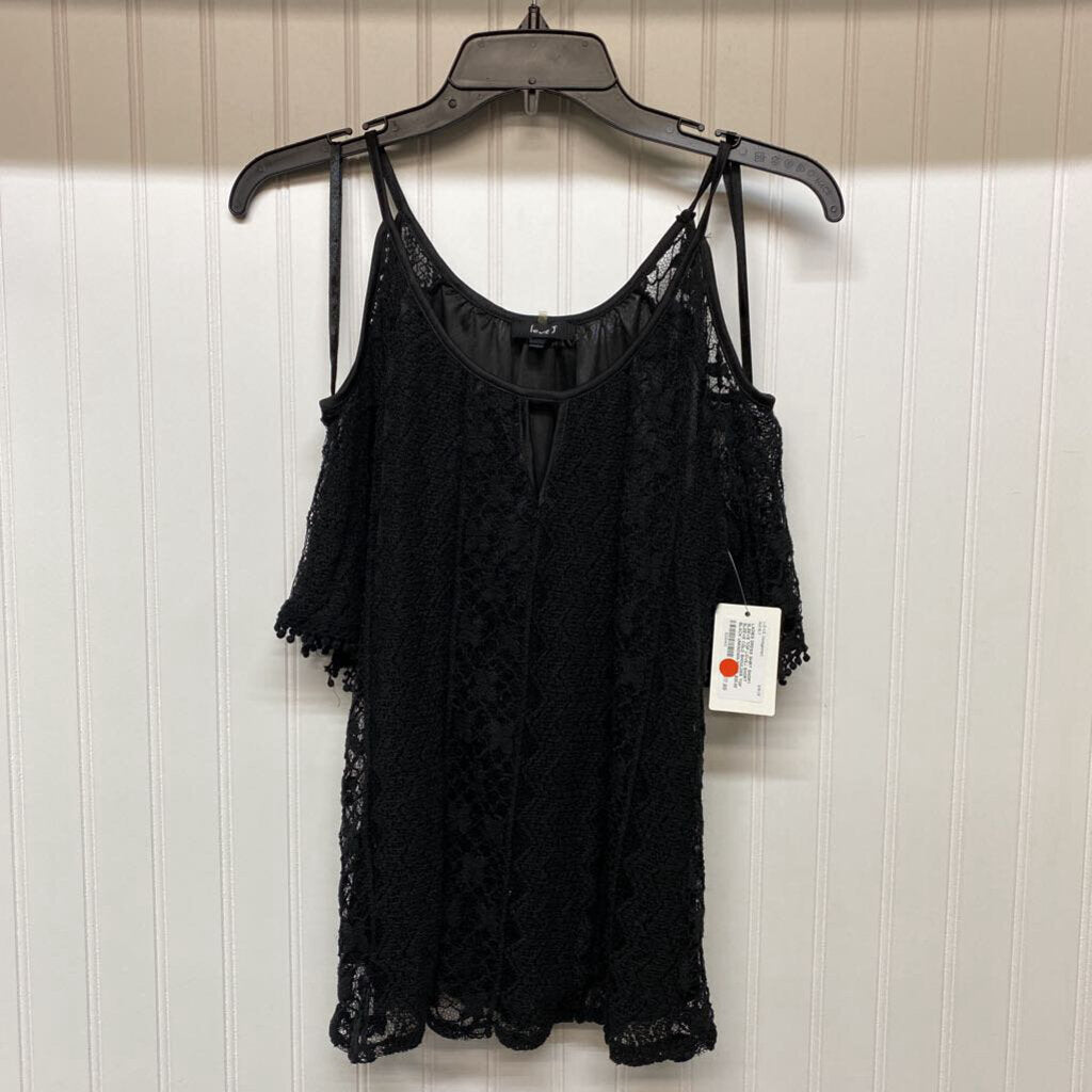 SHORT SLEEVE COLD SHOULDER TOP