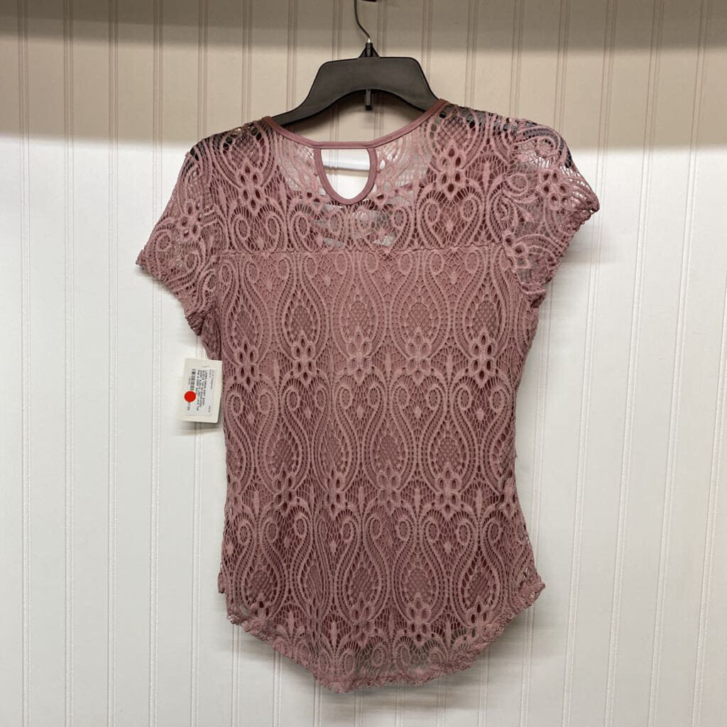 SHORT SLEEVE LINED LACE TOP