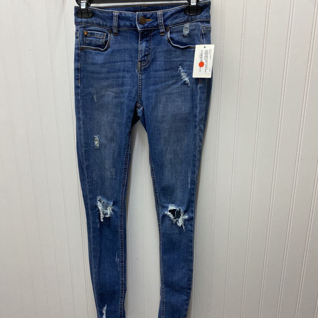 DISTRESSED SKINNY JEANS