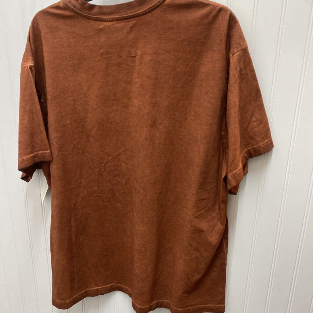 MENS GRAPHIC TEE