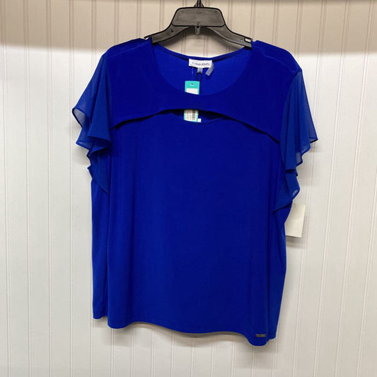 SHORT SLEEVED TOP