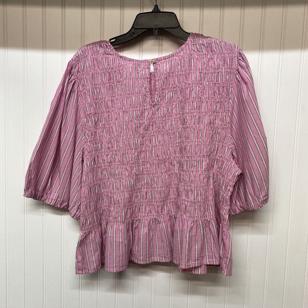 GATHERED SHORT SLEEVED