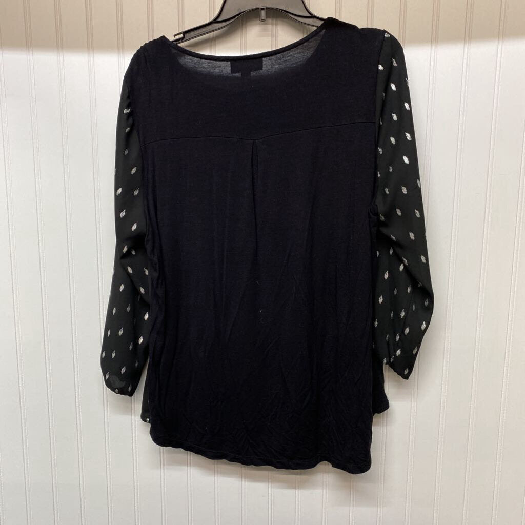 BLACK WITH SILVER SHEAR TOP