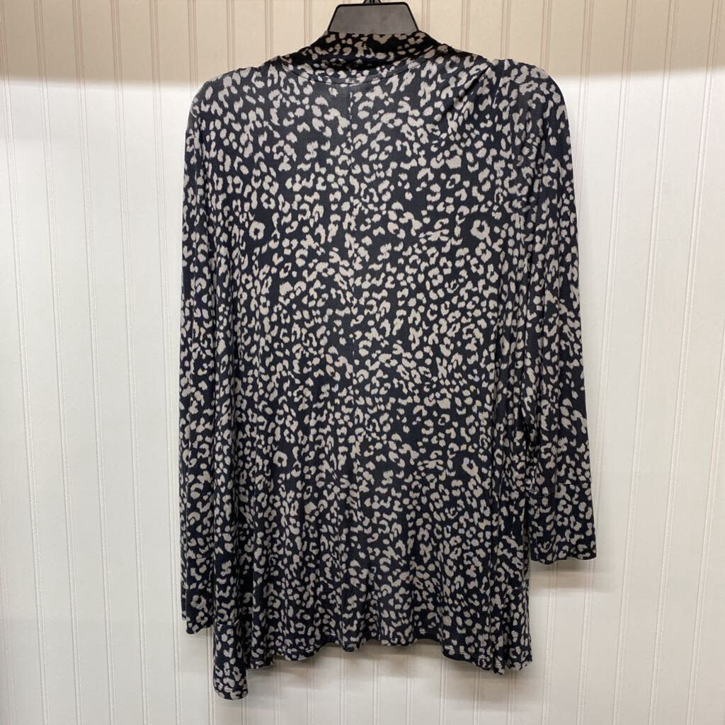 BLACKK AND GRAY CARDIGAN