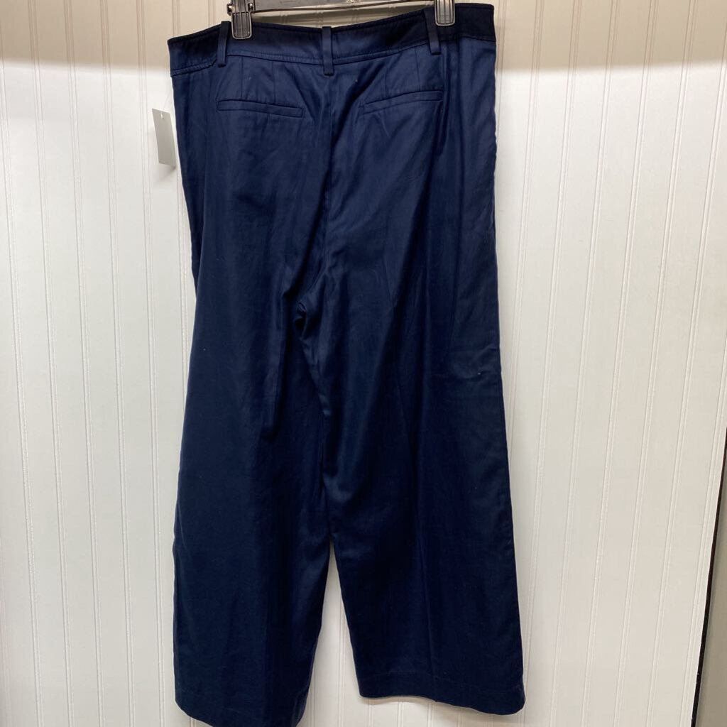 WIDE LEGGED DRESS PANTS
