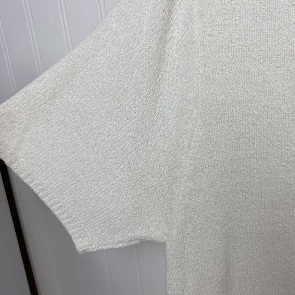 SHORT SLEEVED SWEATER