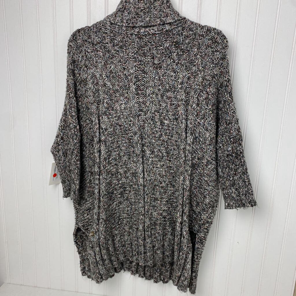 TURTLENECK SWEATER