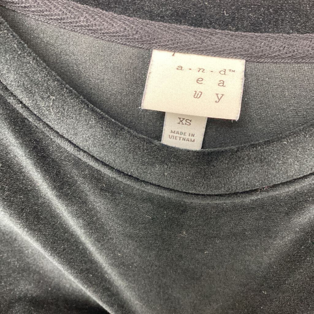 LONG SLEEVE VELOUR TOP