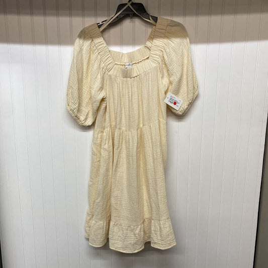 RUFFLED HEM SHORT SLEEVED