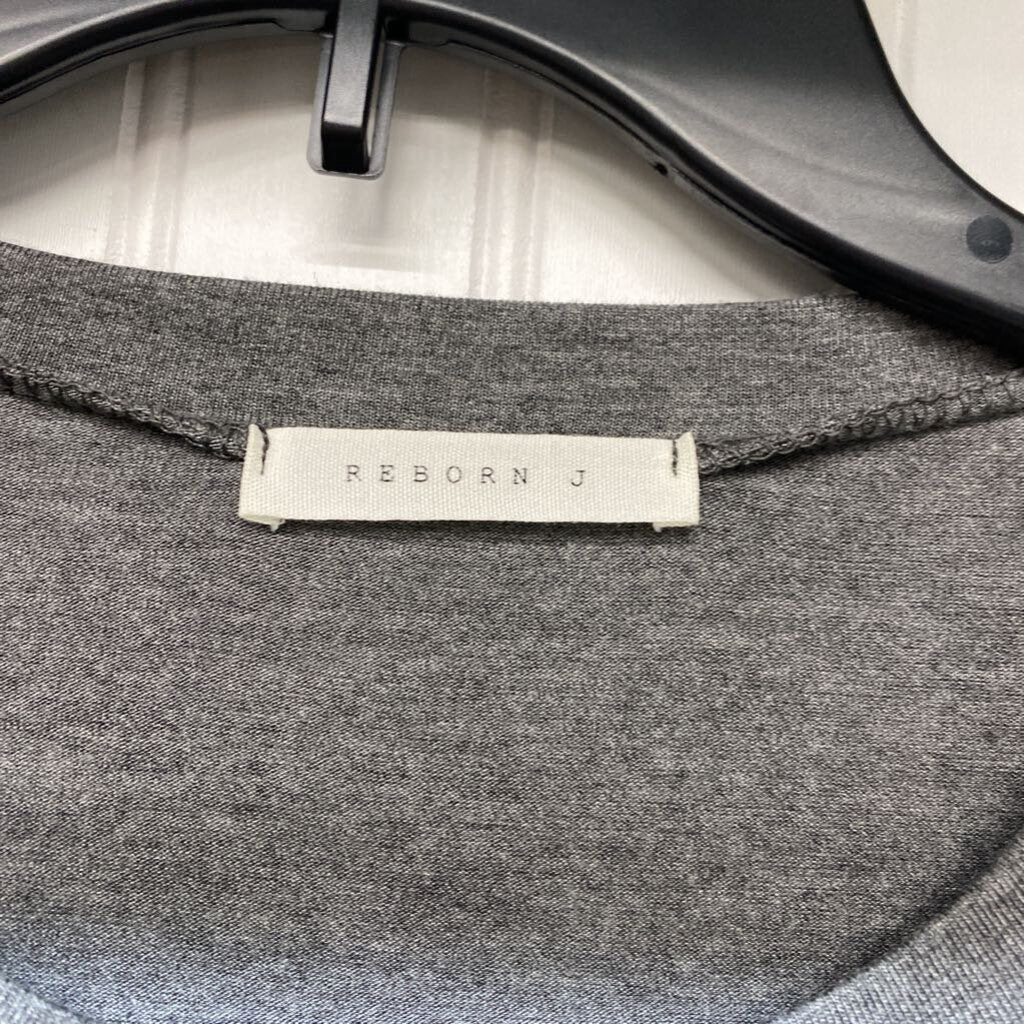 *L/S TUNIC WITH ACCENT BUTTON ON SIDE