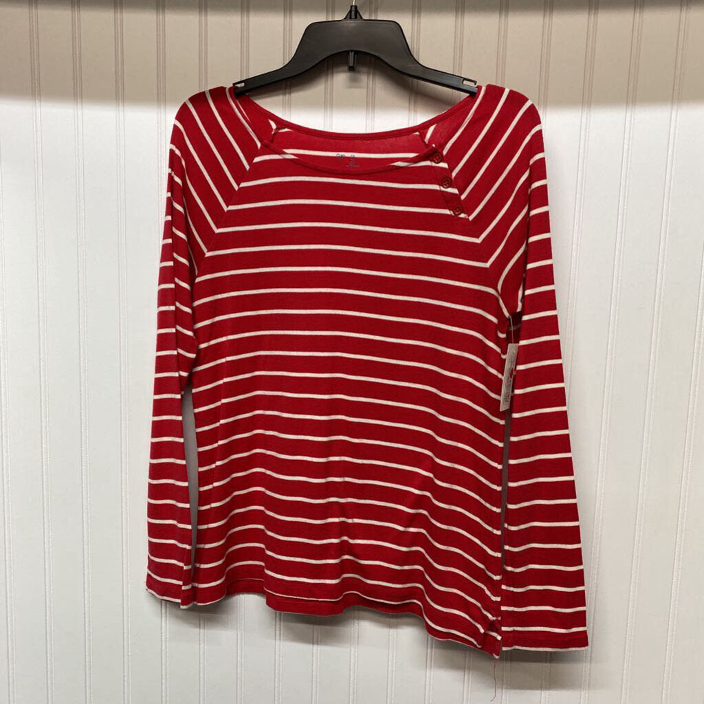 BASIC L/S KNIT TOP WITH ACCENT BUTTON ON LEFT SHOULDER