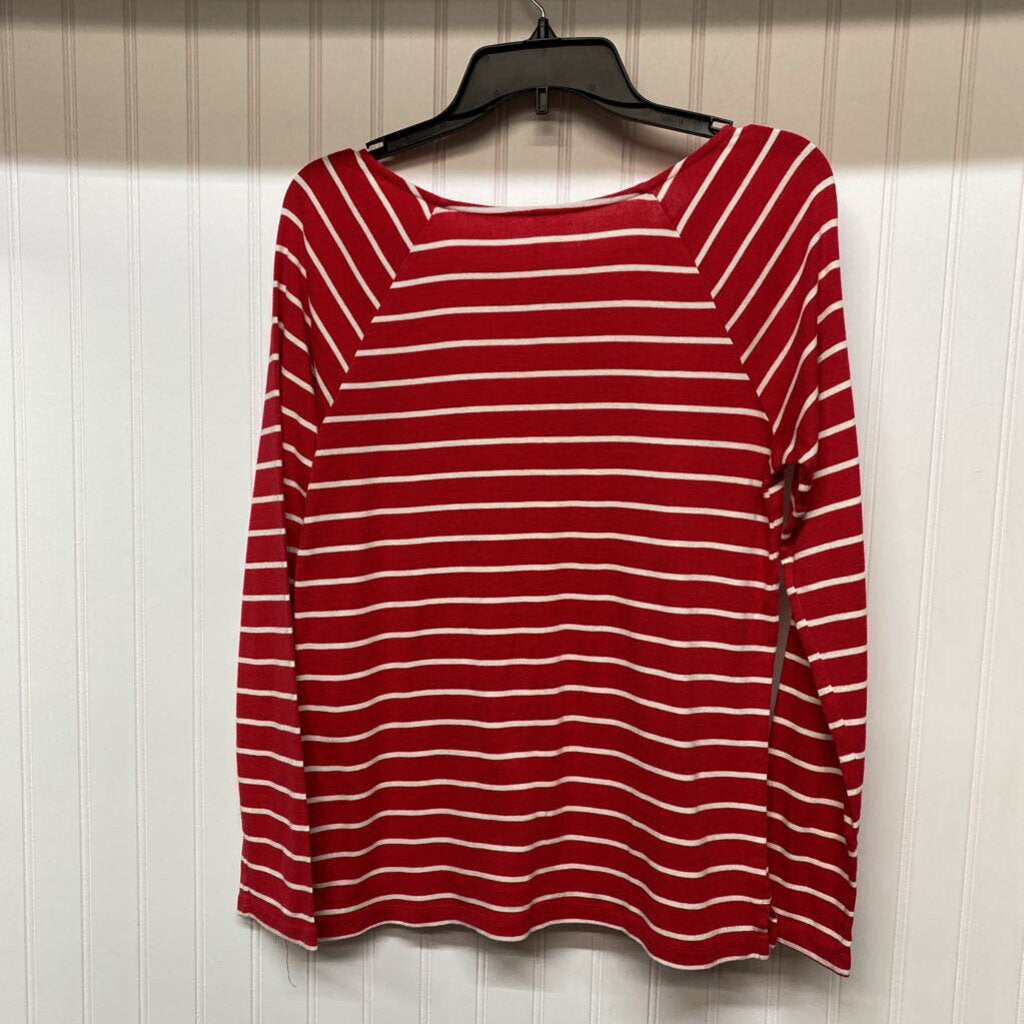 BASIC L/S KNIT TOP WITH ACCENT BUTTON ON LEFT SHOULDER