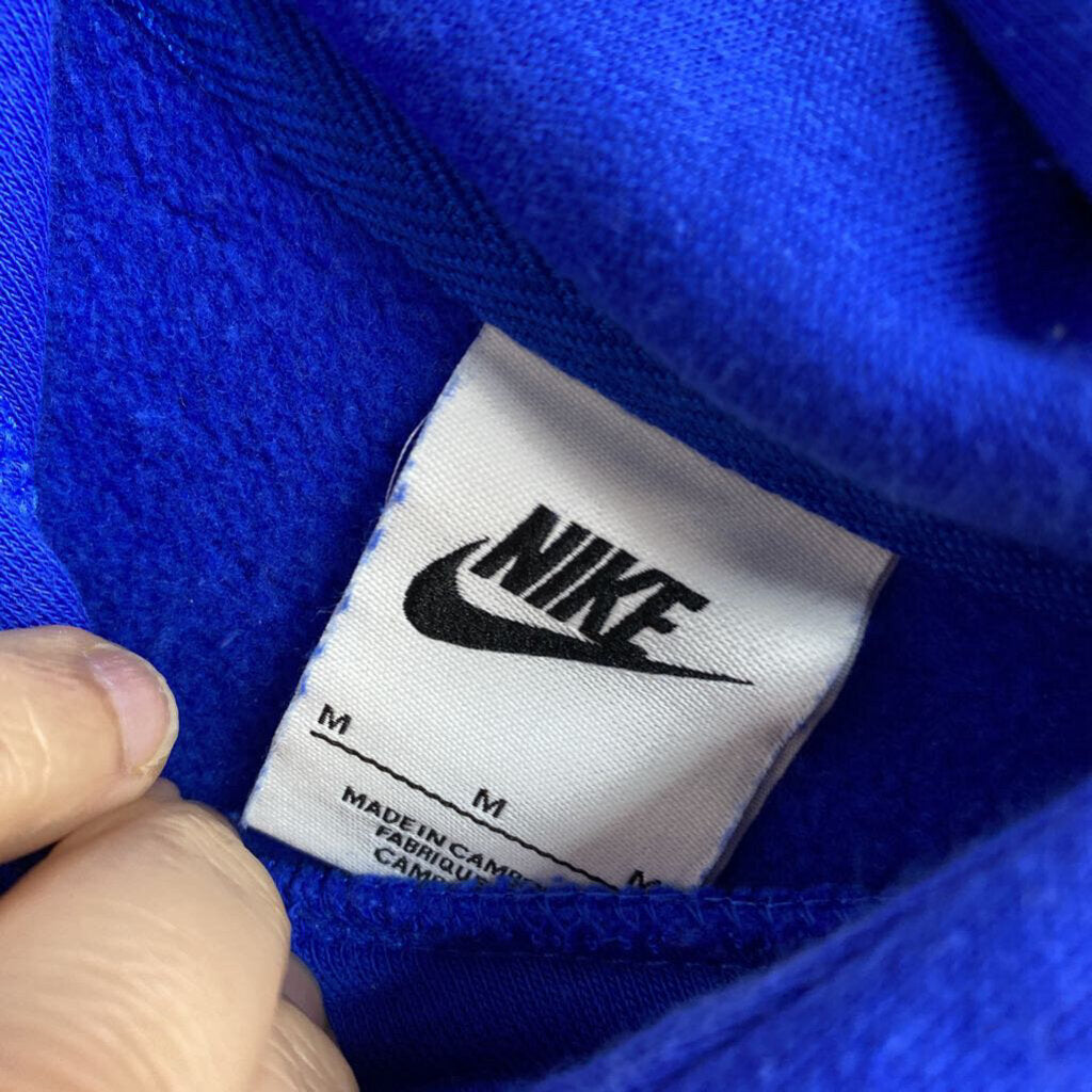 *NIKE GRAPHIC PULLOVER HOODIE