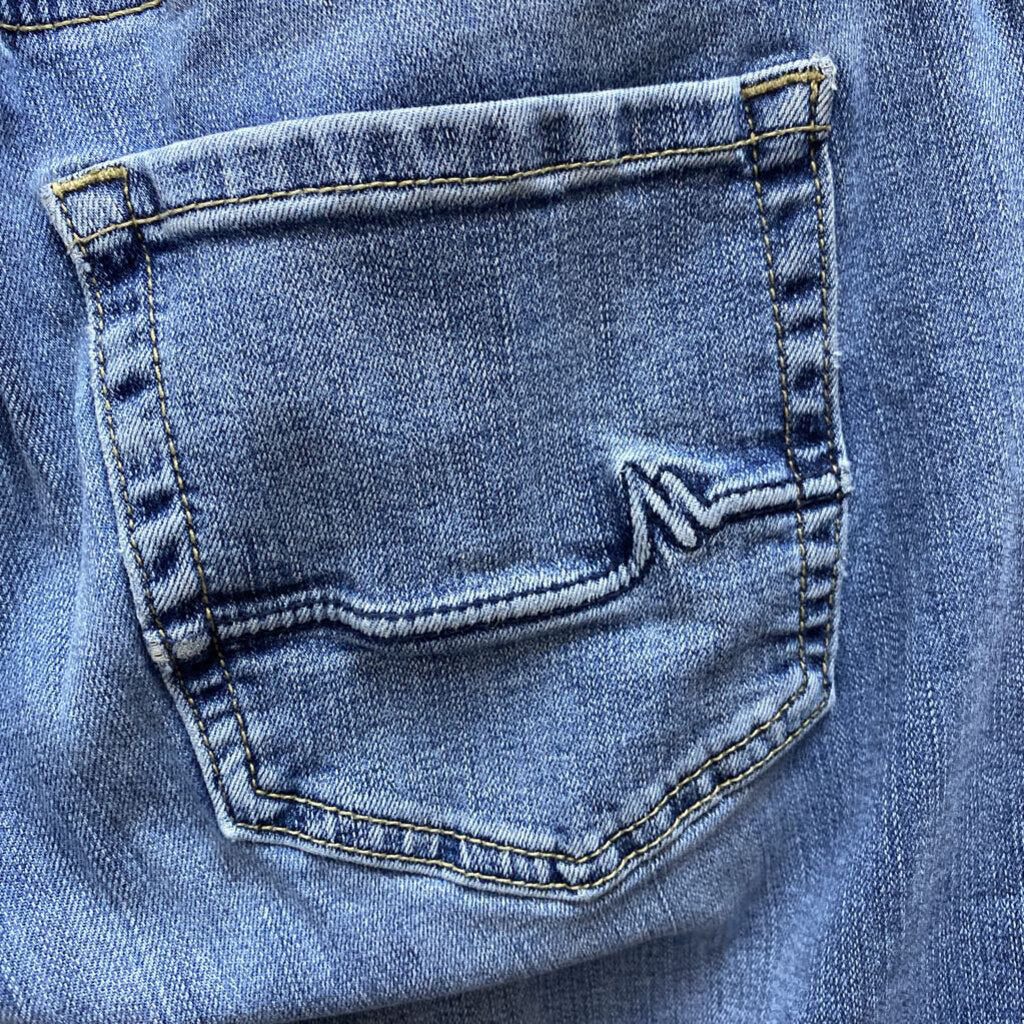 HIGH RISE CURVY JEANS