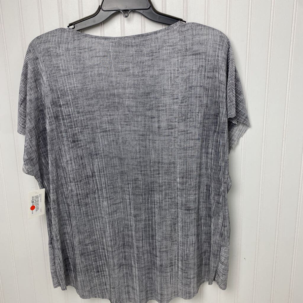 SHORT SLEEVE KNIT TOP