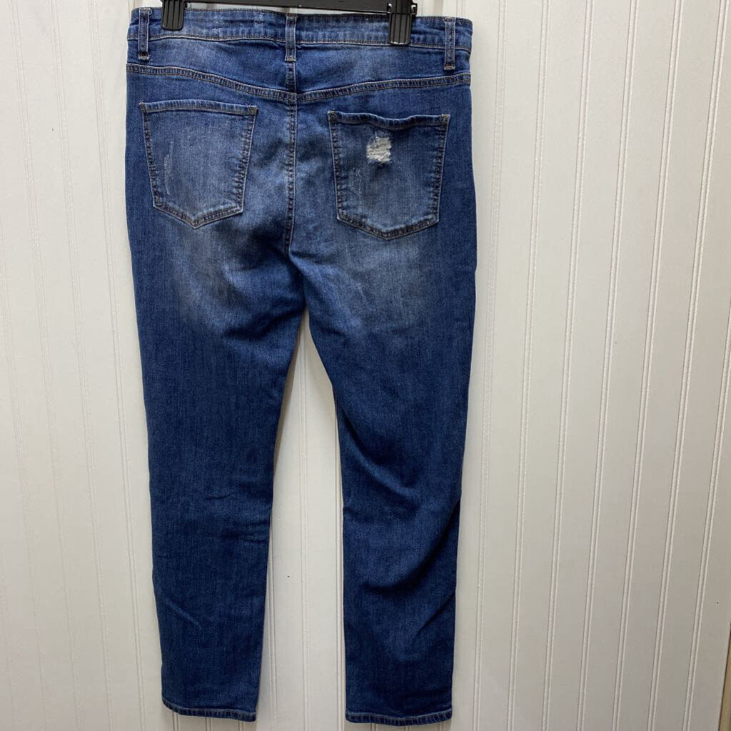 DISTRESSED RELAXED FIT