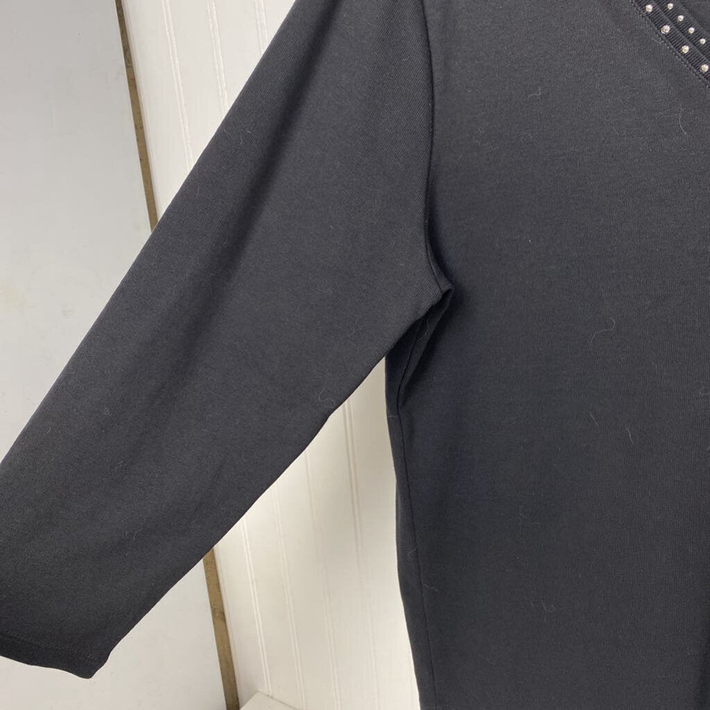 EMBELLISHED LONG SLEEVED SWEATER