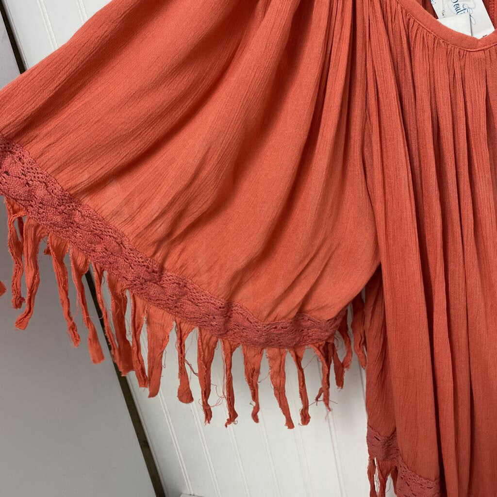 FLOWY W/FRINGE TOP