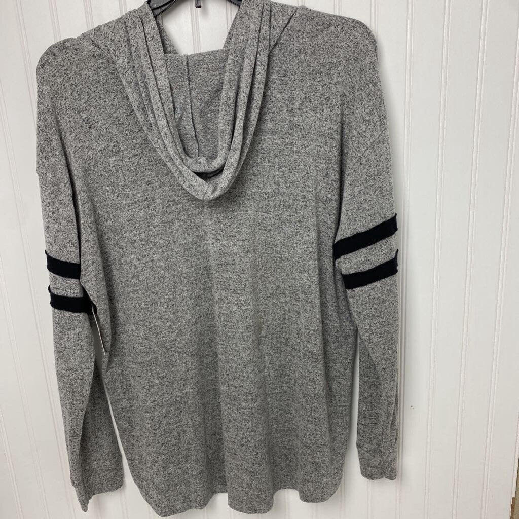 LONG SLEEVE HOODED TOP