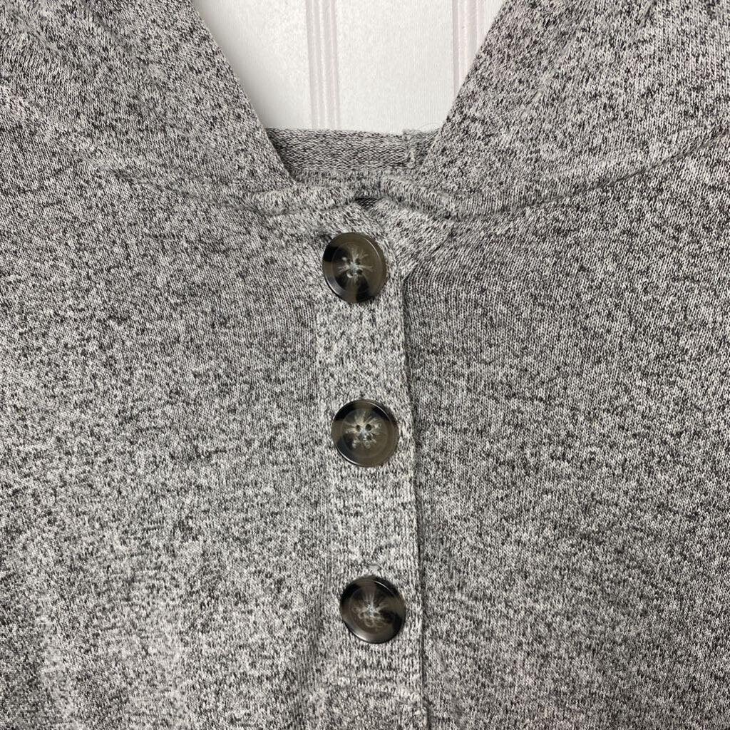 LONG SLEEVE HOODED TOP