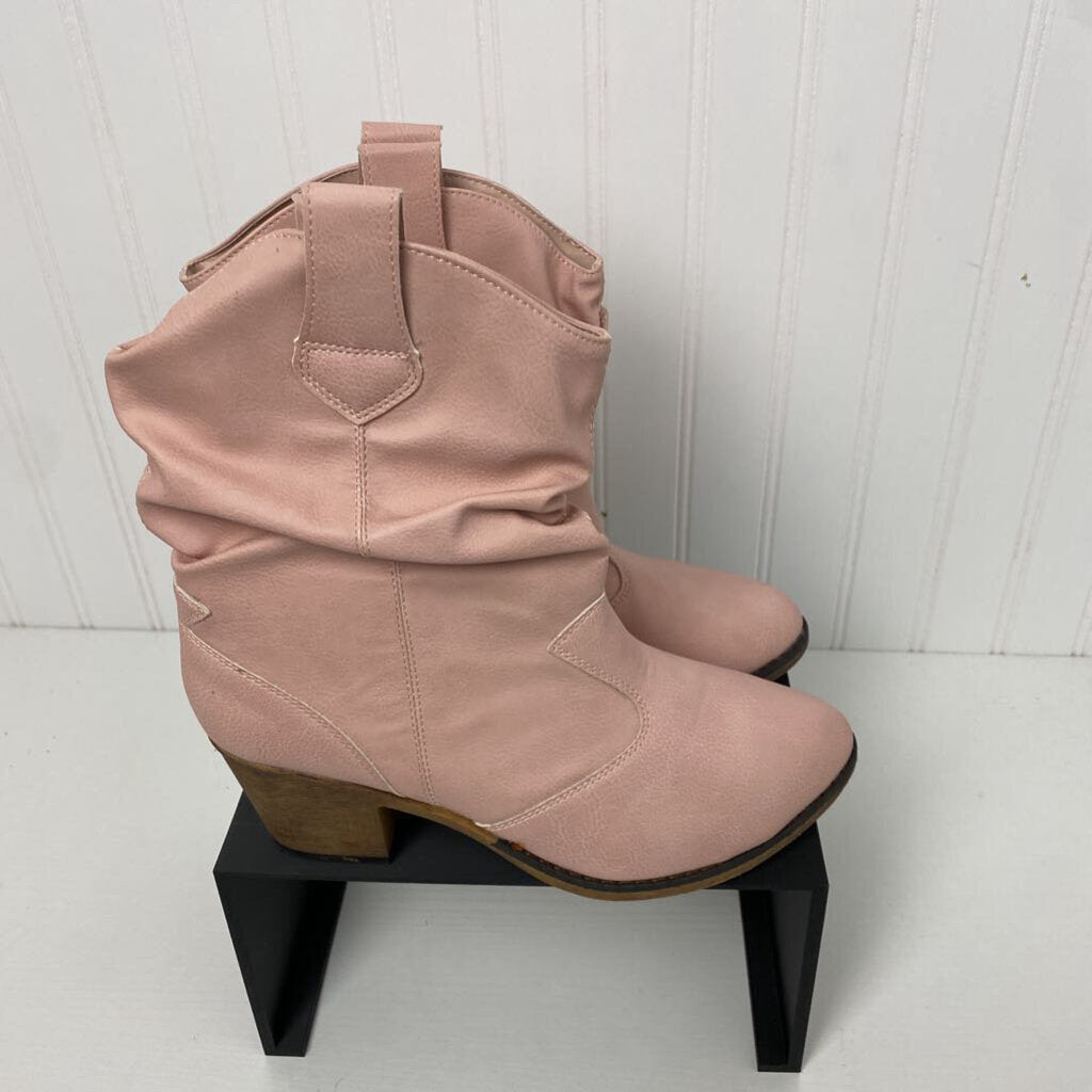 VEGAN LEATHER ANKLE BOOTS