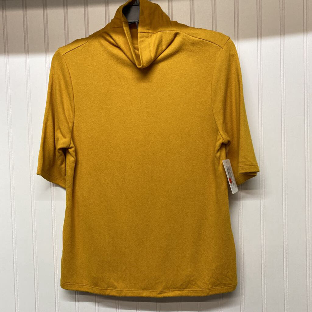 SHORT SLEEVE MOCK NECK TOP
