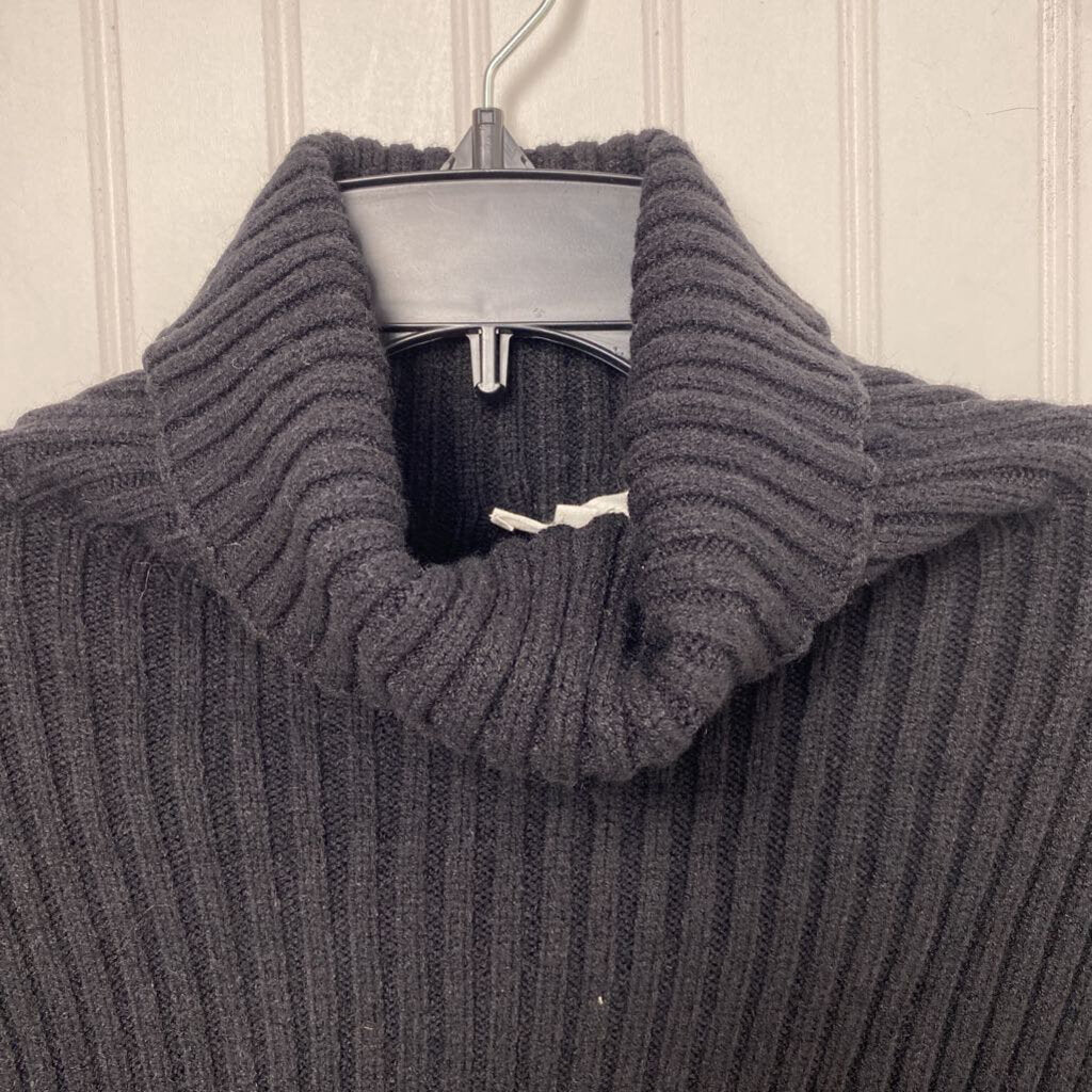 TURTLE NECK SWEATER