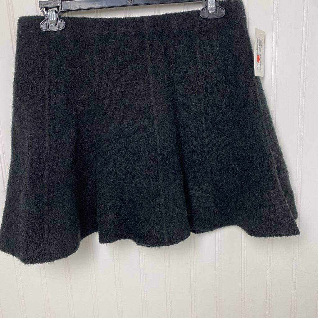FLARED SHORT SKIRT
