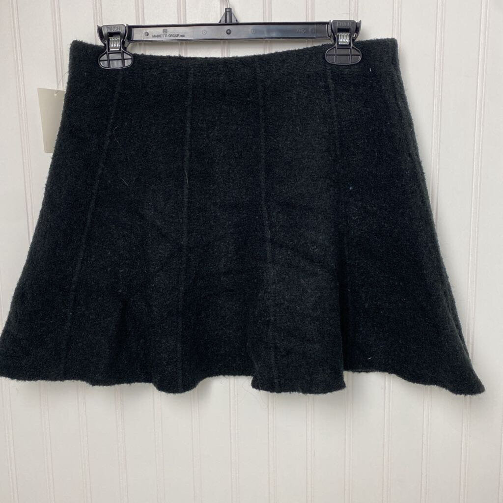 FLARED SHORT SKIRT
