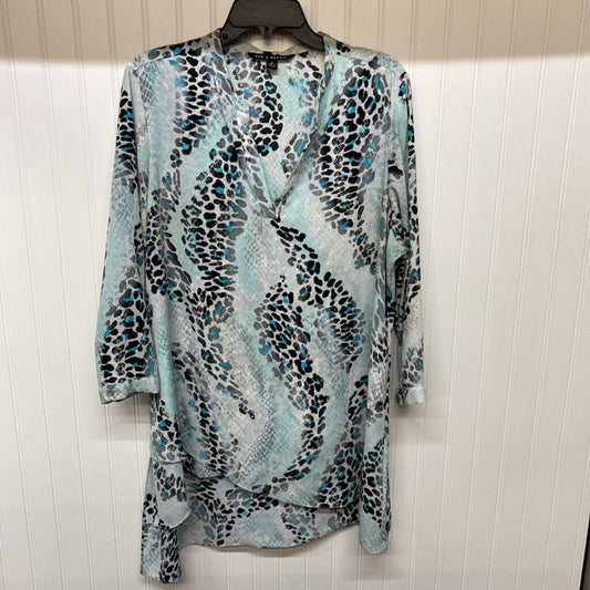 LONG SLEEVE VNECK WITH SNAKESKIN