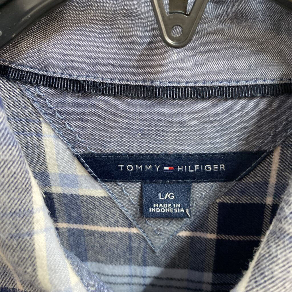 *BLUE FLANNEL BUTTON UP SHIRT