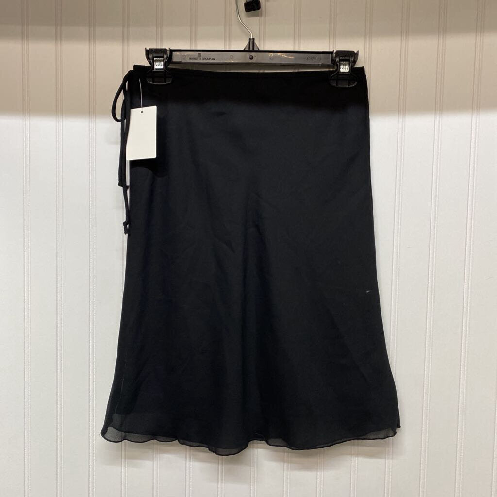 *KNEE LENGTH FLOWY SKIRT