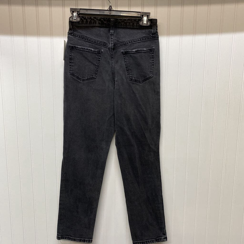 *STRAIGHT LEG DISTRESSED BLACK JEANS