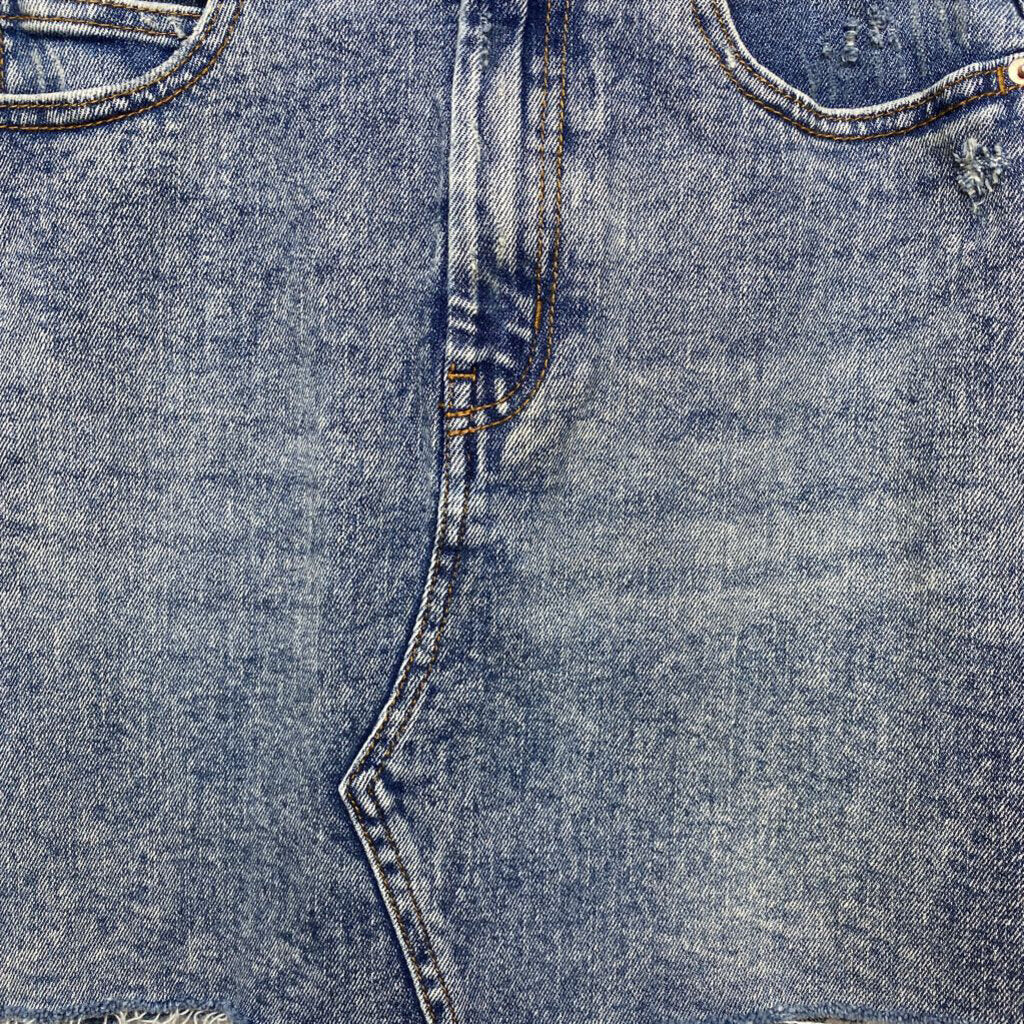 *DENIM SKIRT DISTRESSED SHORT
