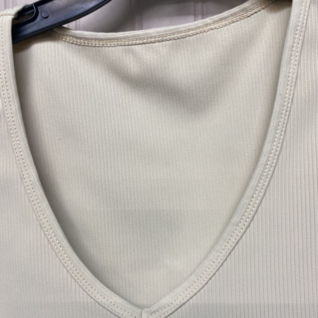 *RIBBED V NECK ACTIVE CROP TANK