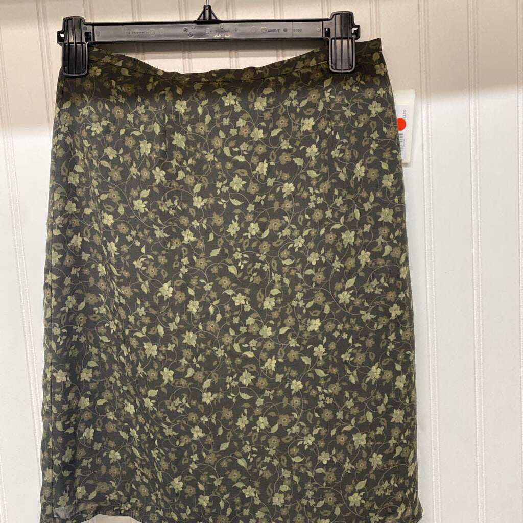 *GREEN FLOWER/LEAF SHEER SKIRT