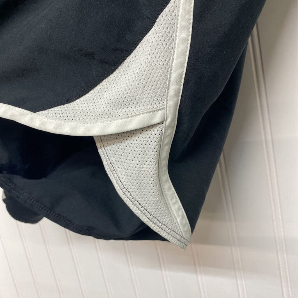 *UNDER ARMOUR ATHLETIC SHORTS