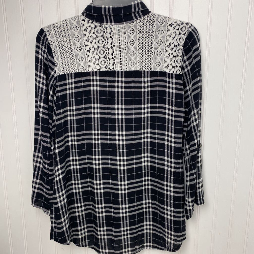 LONG SLEEVE BUTTON UP BLOUSE