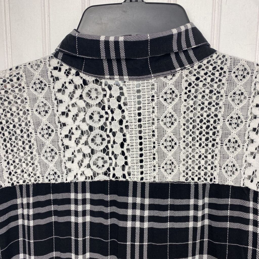 LONG SLEEVE BUTTON UP BLOUSE