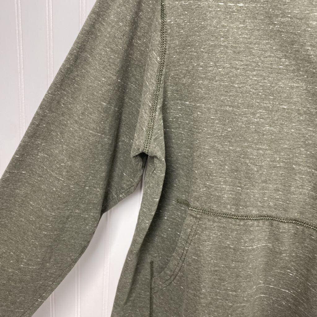 LONG SLEEVE HOODED KNIT SHIRT