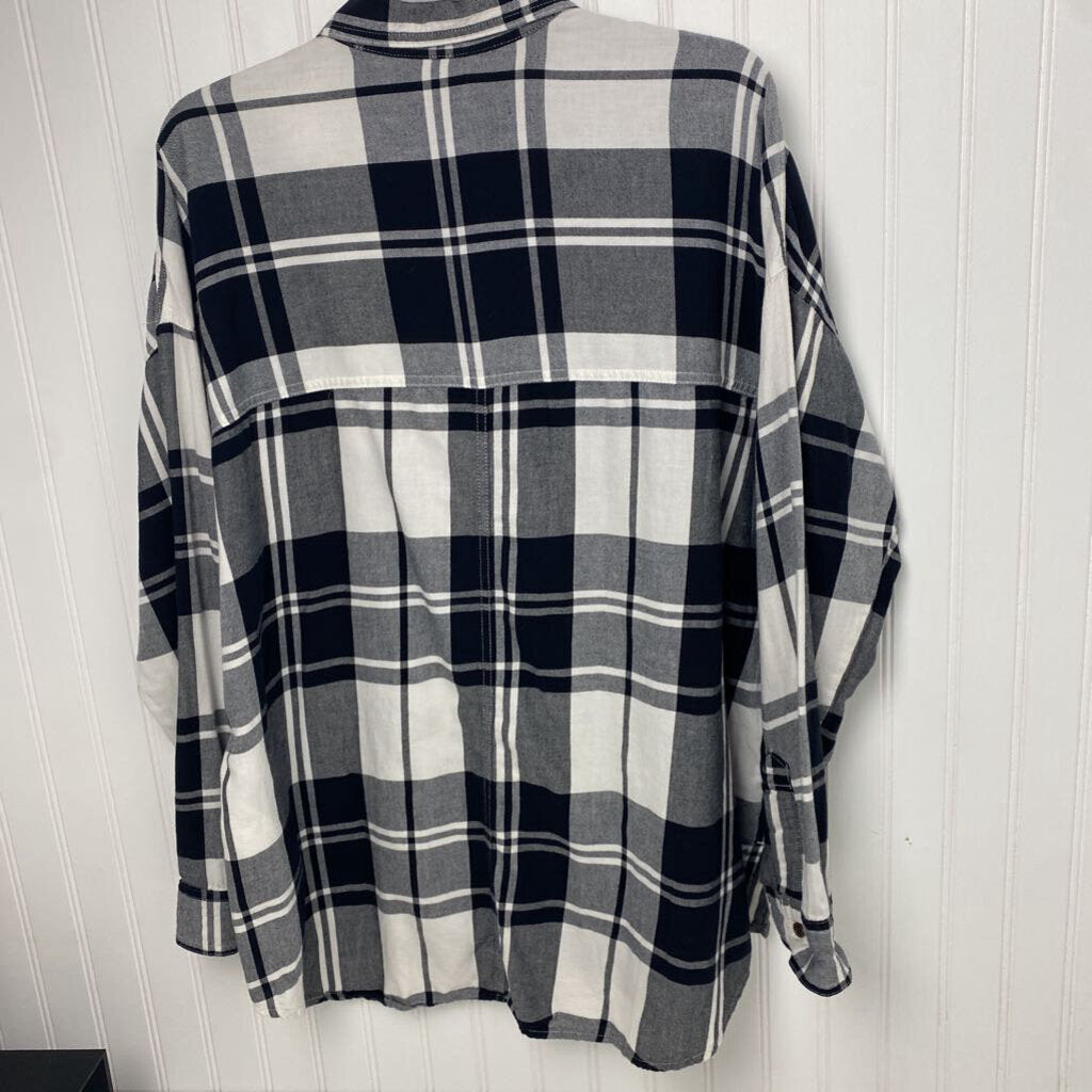 LONG SLEEVE FLANNEL BUTTON UP