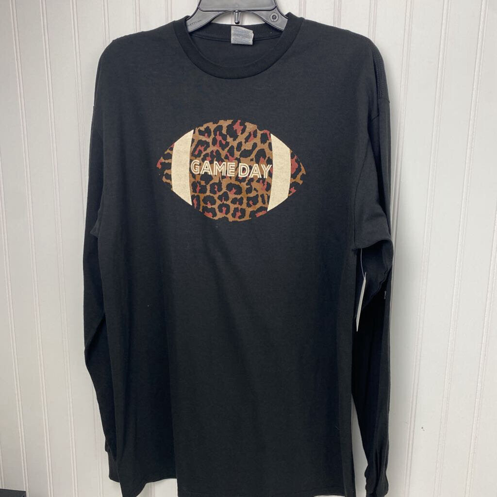 LONG SLEEVE GRAPHIC TEE