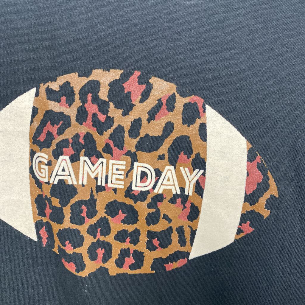 LONG SLEEVE GRAPHIC TEE