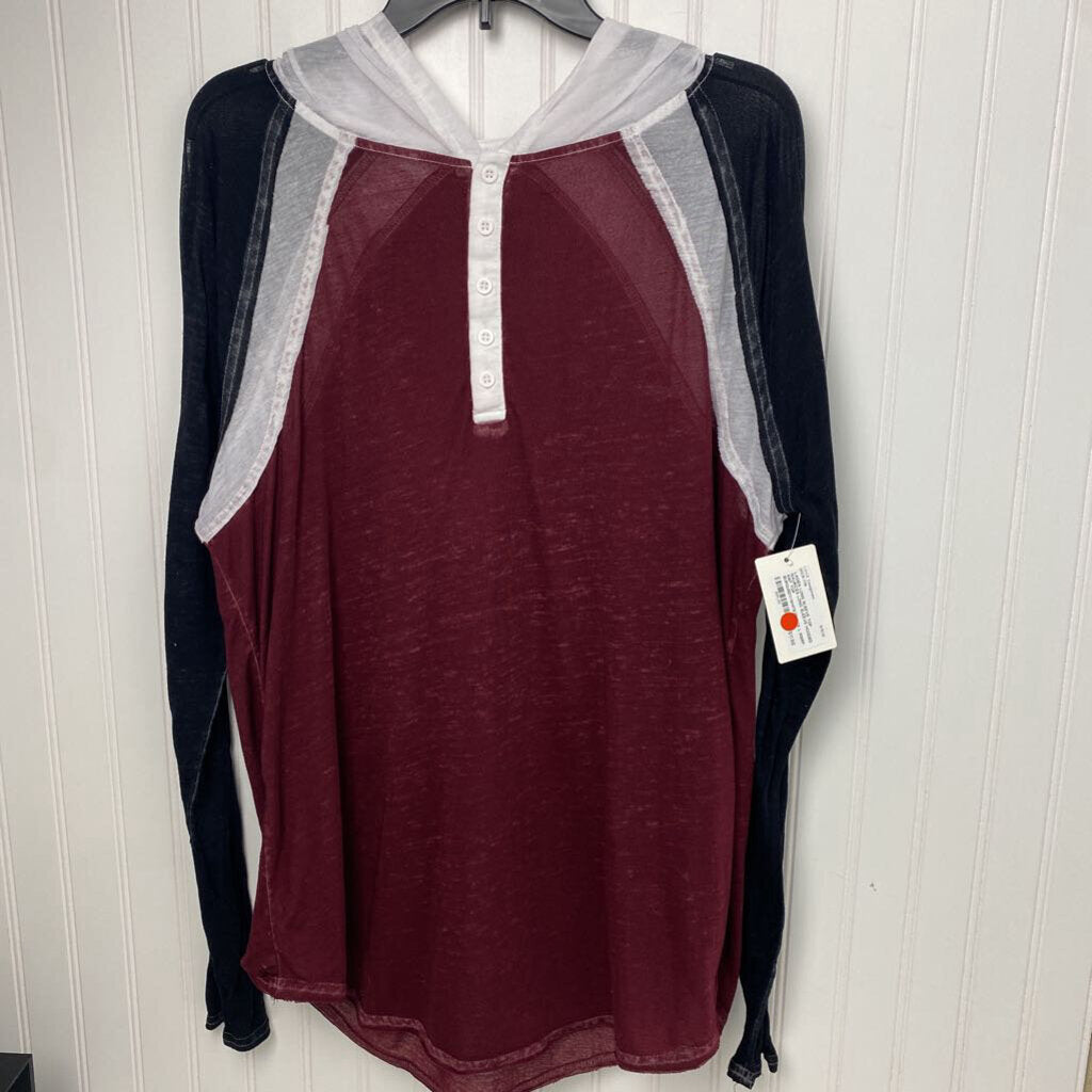 LONG SLEEVE HOODED KNIT TOP