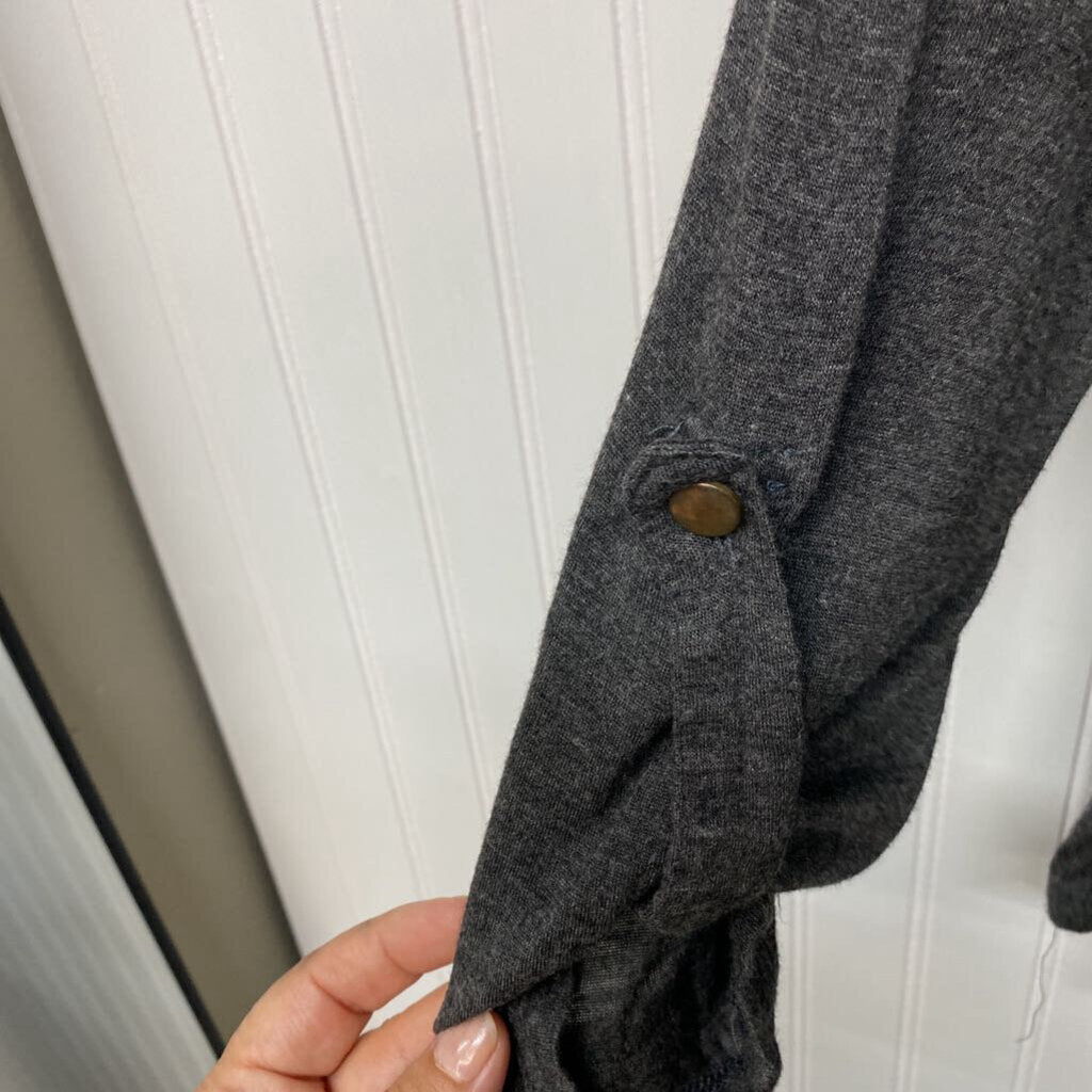 V NECK LONG SLEEVED