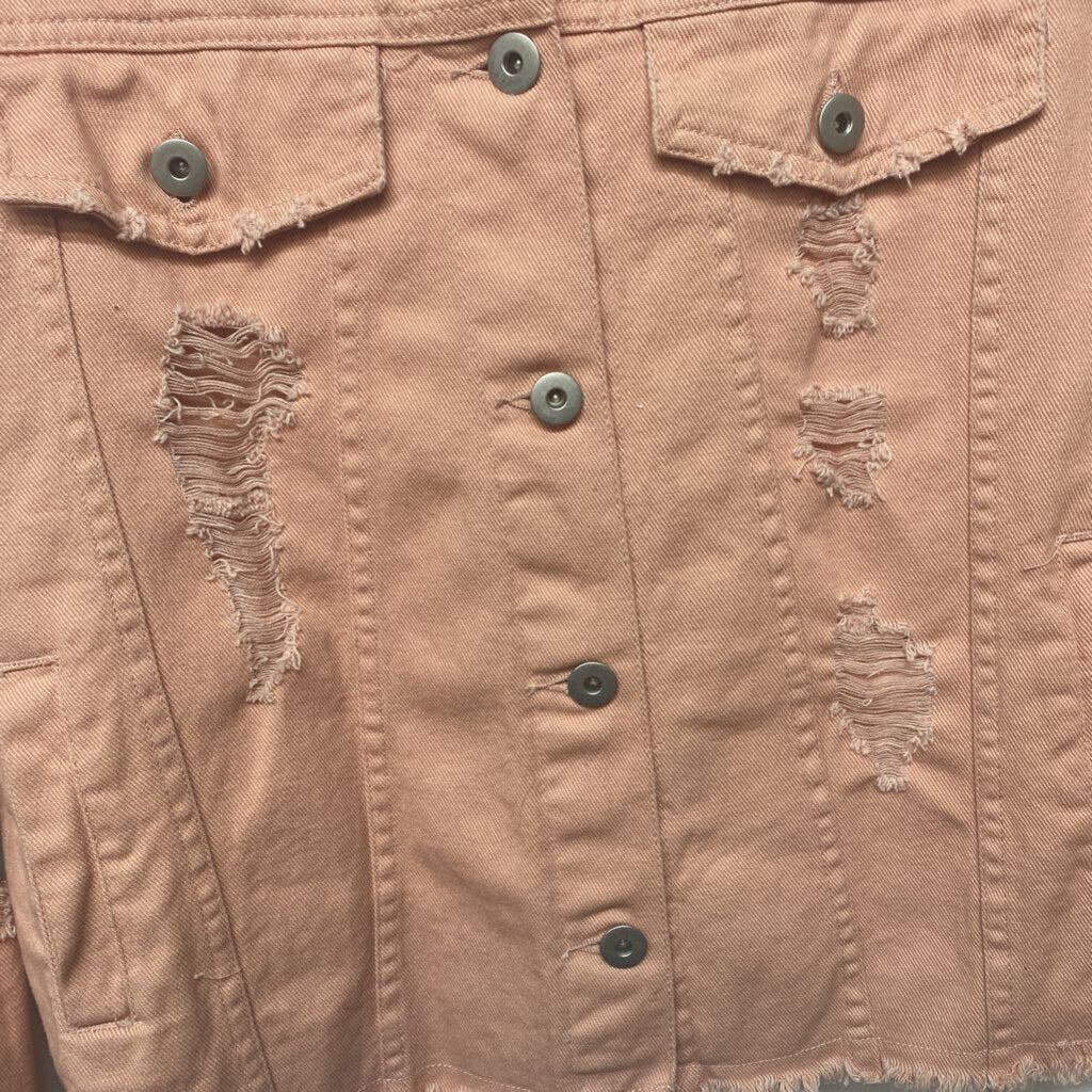 DISTRESSED JEAN JACKET