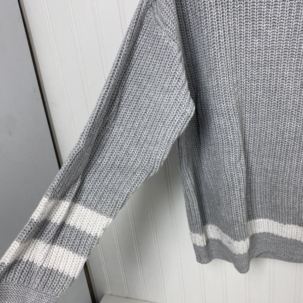 HOODED SWEATER
