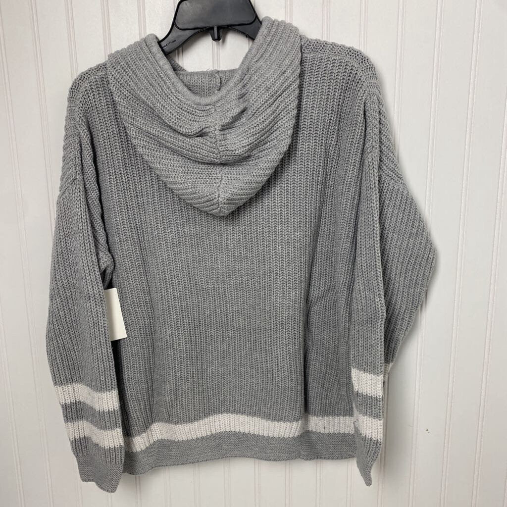 HOODED SWEATER