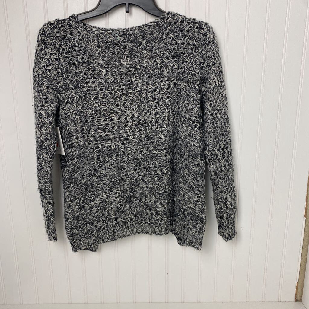 LOOSE KNIT SWEATER