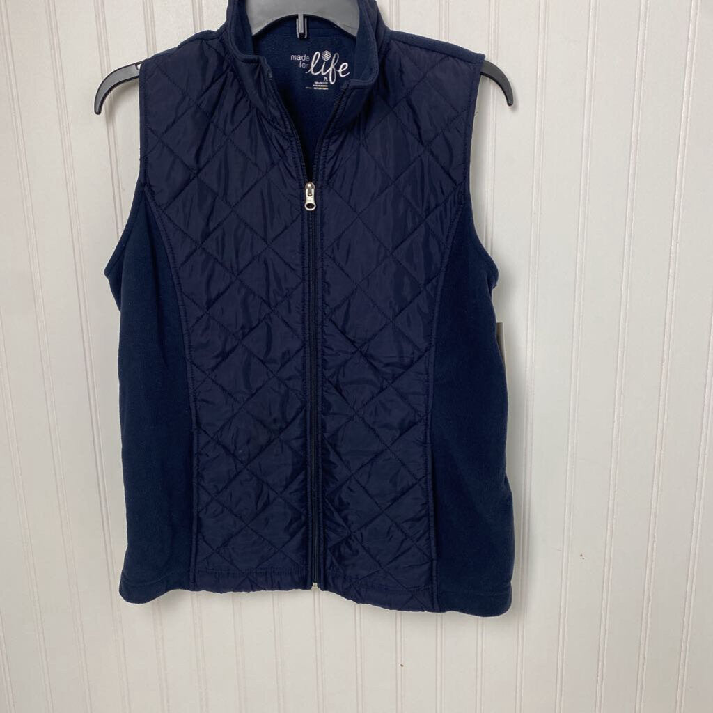 FLEECE & QUILTED VEST